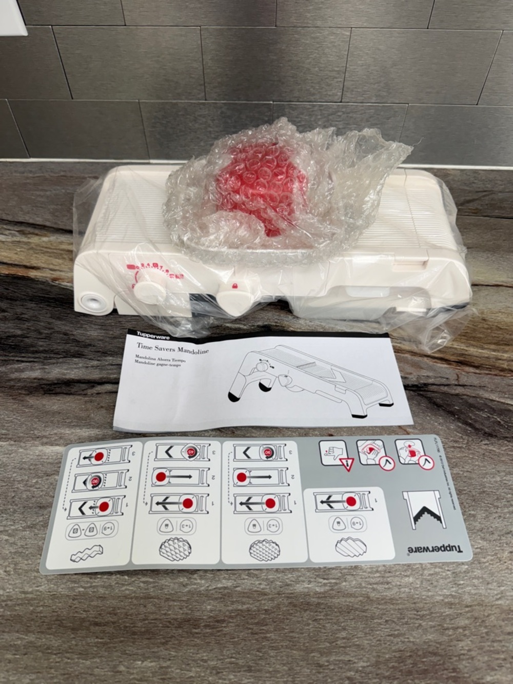 Tupperware Mandolin - Picture 2 of 4